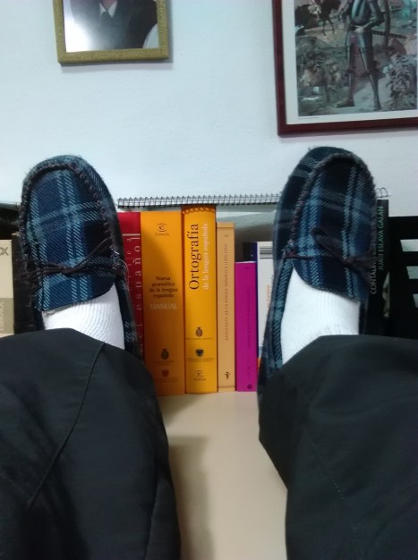 Con los pies por delante